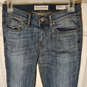 Bullhead Denim Low Rise Skinny Kick Jeans Size 25 Medium Wash Slight Distressed